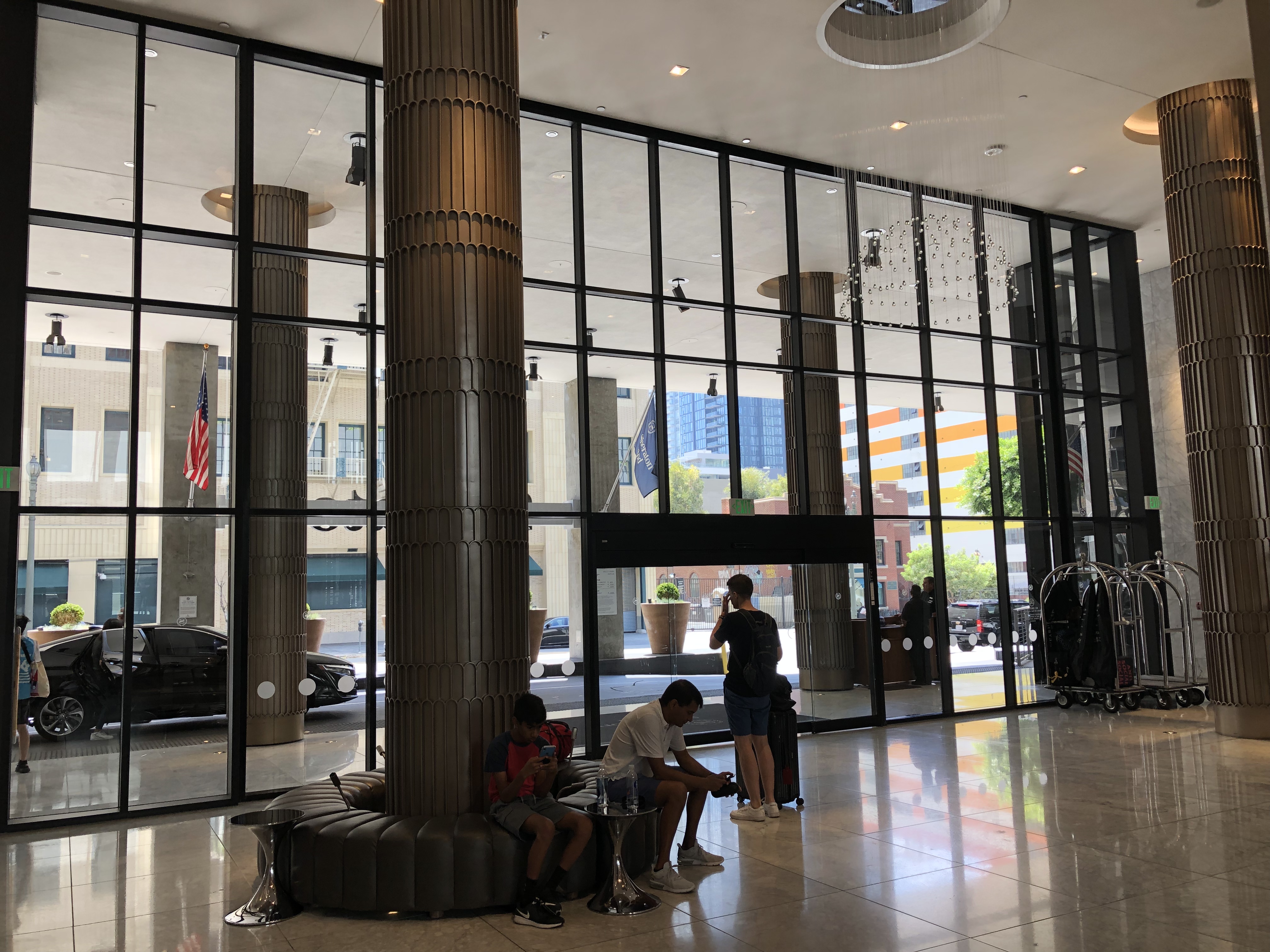 桿ɼϲǴƵ Sheraton Grand Los Angelesס