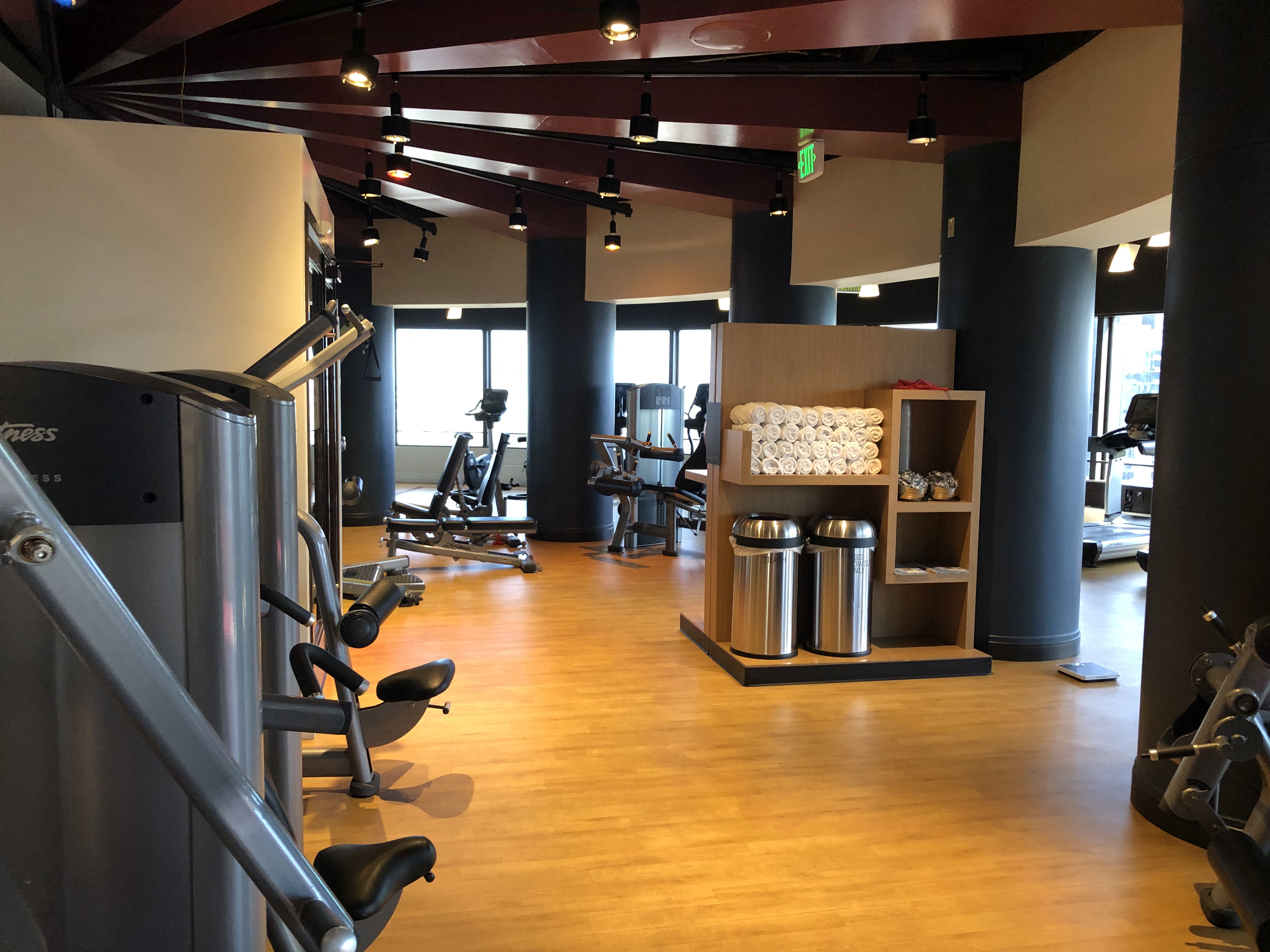 桿ɼϲǴƵ Sheraton Grand Los Angelesס