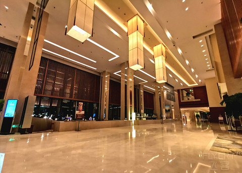 枕水而居的广东鹤山福朋喜来登酒店
