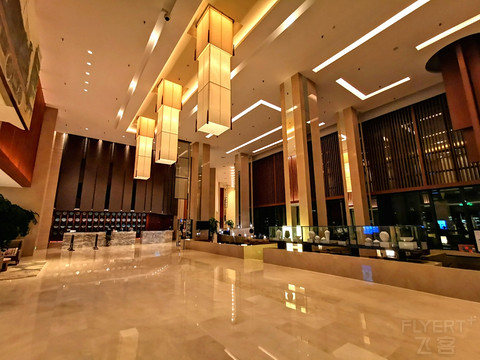 枕水而居的广东鹤山福朋喜来登酒店