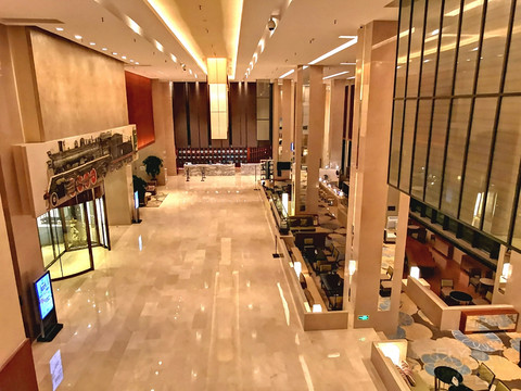 枕水而居的广东鹤山福朋喜来登酒店