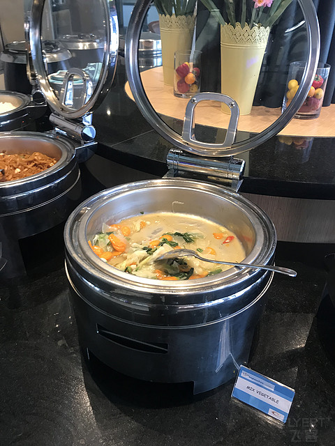 美娜多（万鸦老）机场休息室体验报告
