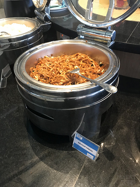 美娜多（万鸦老）机场休息室体验报告