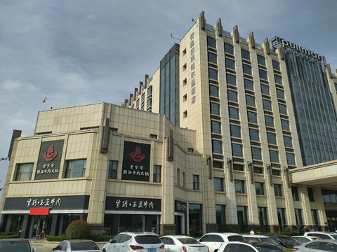 青岛紫玥铂尔曼是pullman？