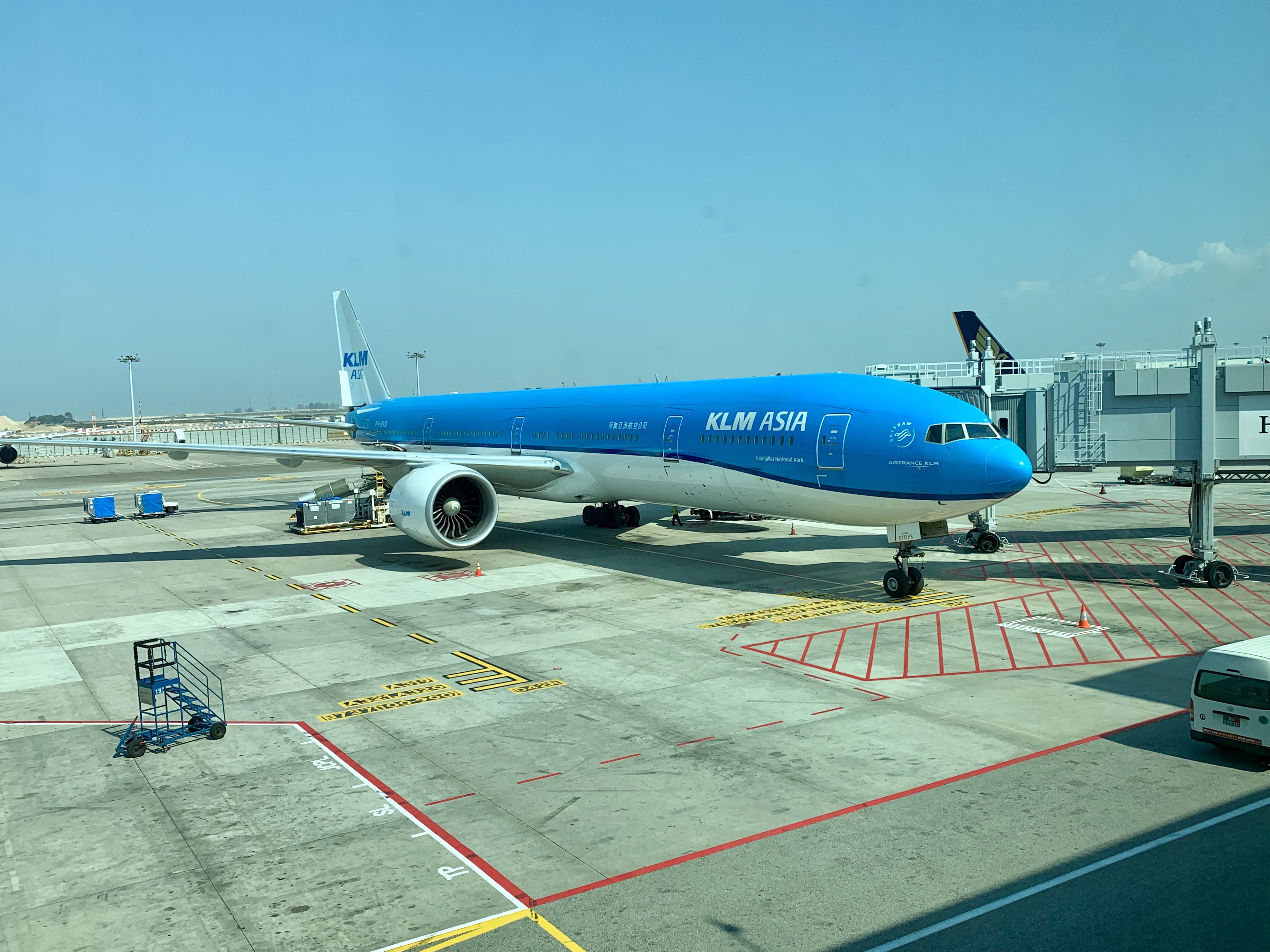 KLM | SIN-DPS KL835/836 ɺò + 100ģ