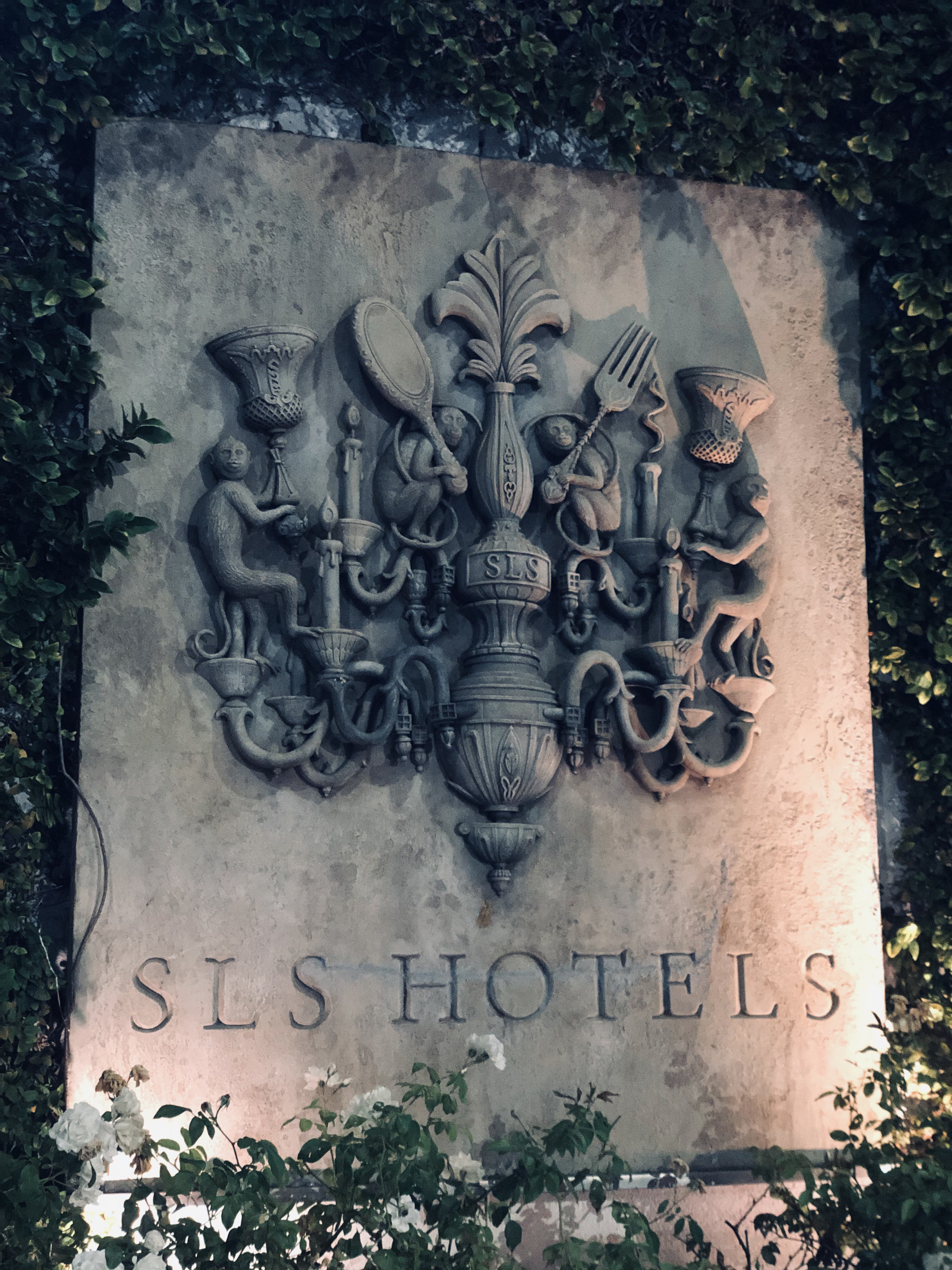 X. - SLS Hotel, a Luxury Collection Hotel