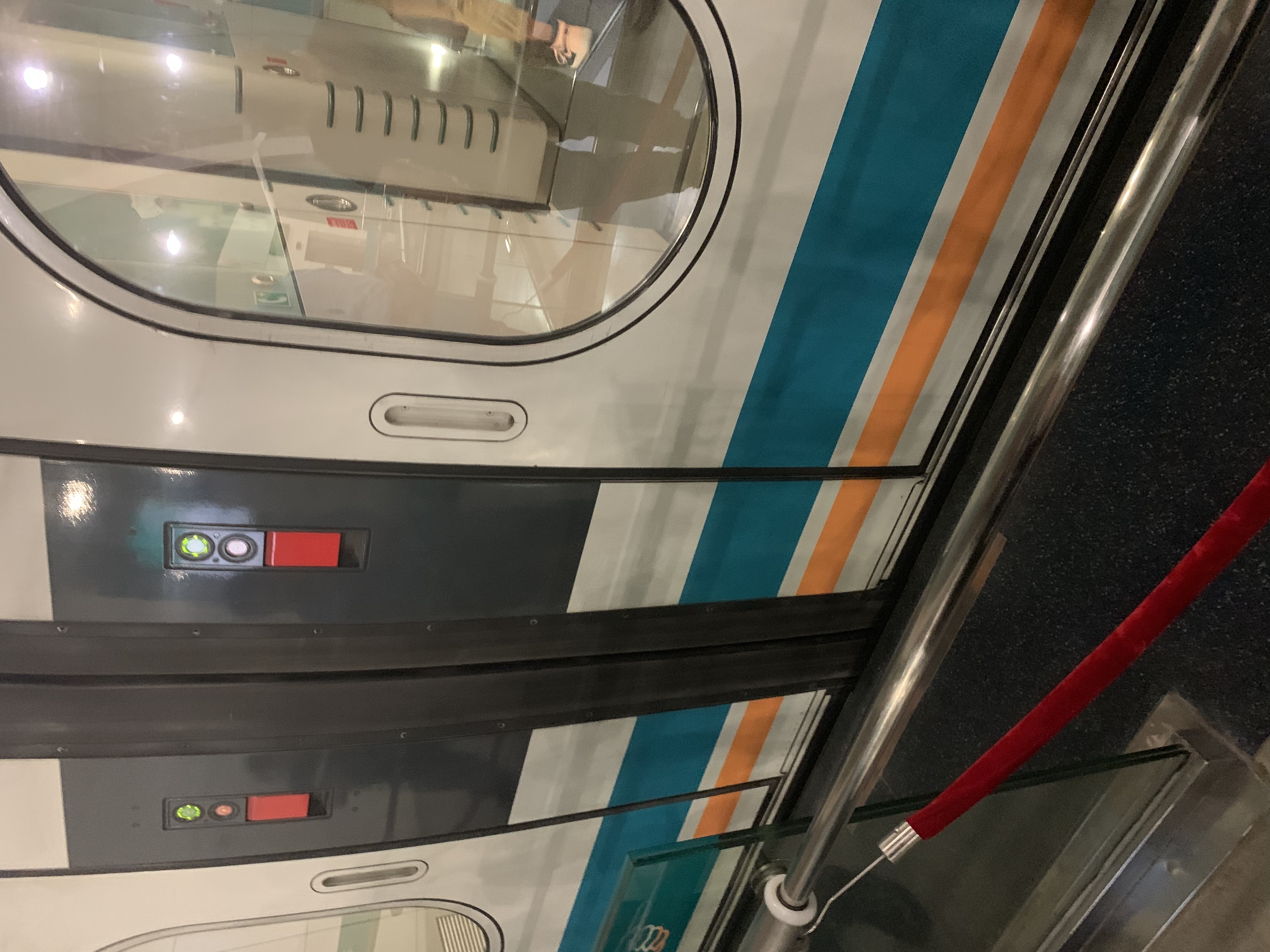 MU2882 35Ź