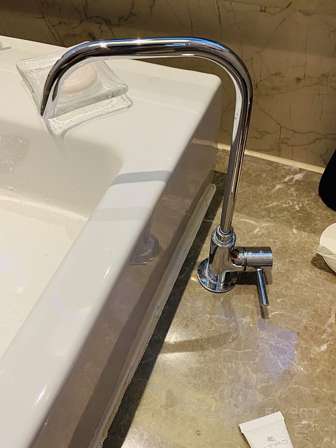 西安盛美利亚 马桶尿渍都擦不干净的五星级酒店