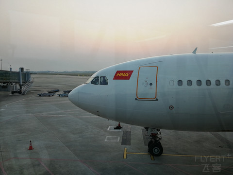 HU7158 NNG—PEK广西唯一定期A333 公务舱体验