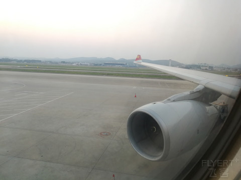 HU7158 NNG—PEK广西唯一定期A333 公务舱体验