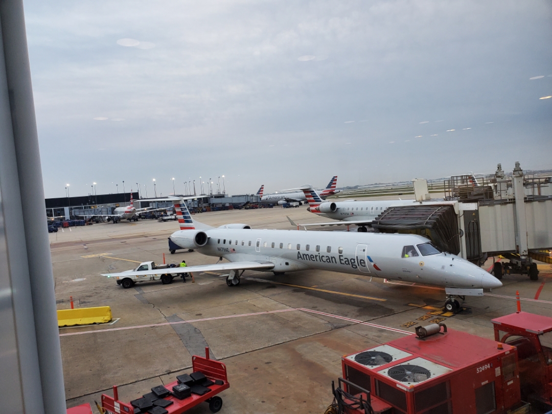 American Eagle CR7 ORD-YYZ