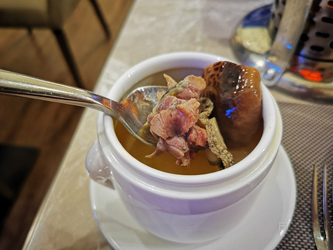 无锡鲁能万豪酒店本周白金以上会员HH送楼下自助晚餐