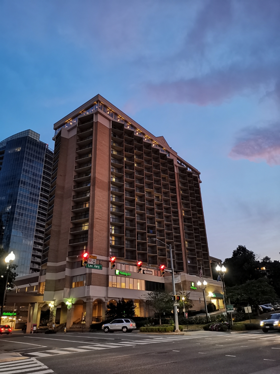 ʢ/ Rosslyn Bridge Holiday Inn
