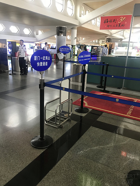 厦门T3贵宾厅不如门口迪欧咖啡一碗面