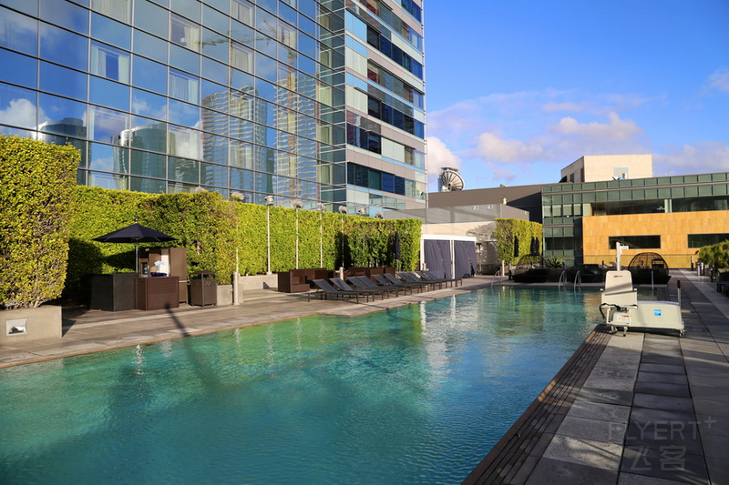 Los Angeles--JW Marriott Los Angeles Live Pool (5).JPG