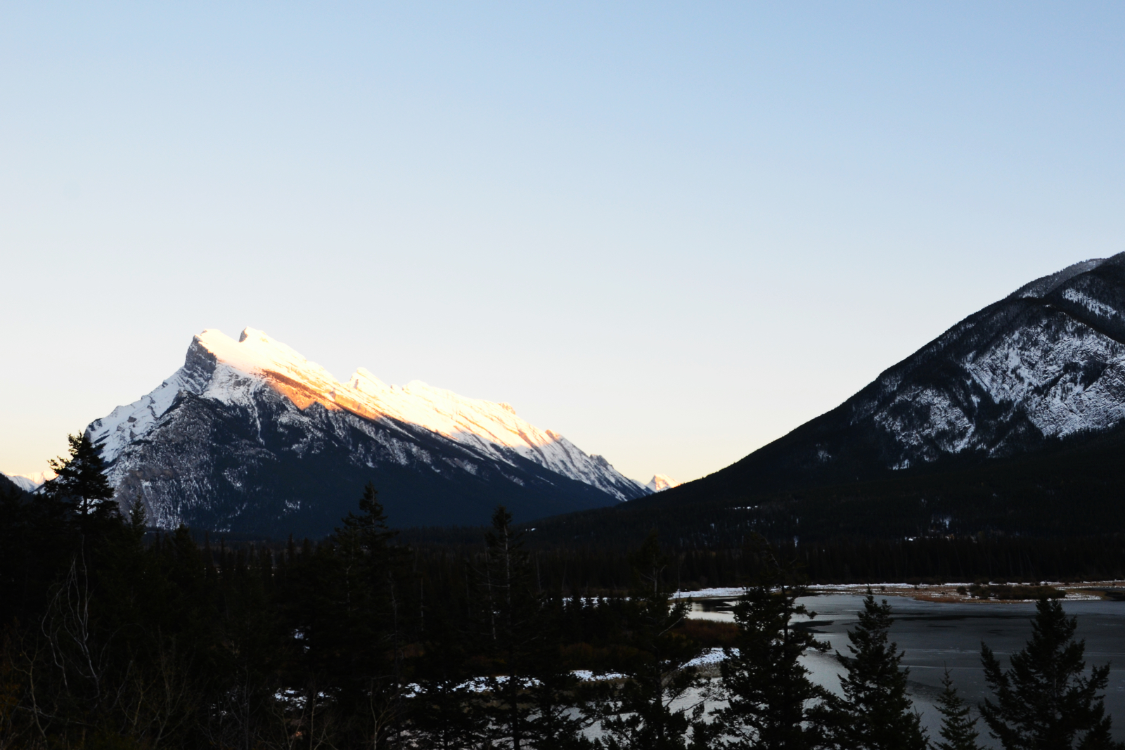 ѩҹ --  Delta Banff Royal Canadian Lodge