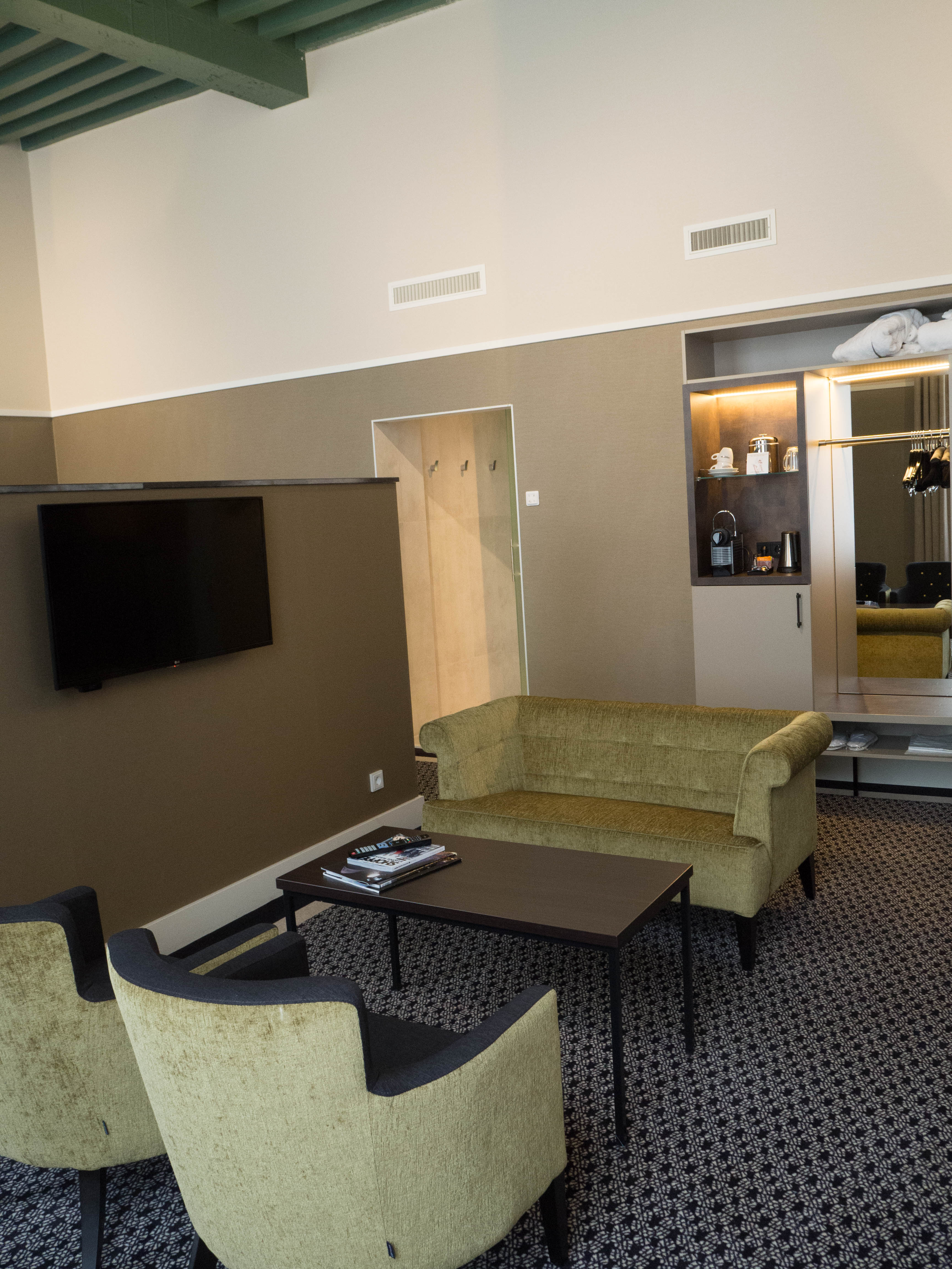 #2019´# Exactly like Nothing Else - Hotel Nassau Breda _ް;