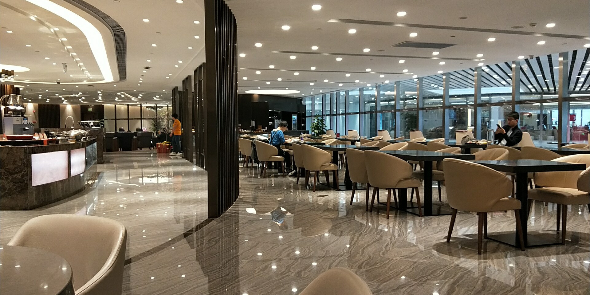 ݰƻT2ͷȲϢңPREMIUM LOUNGE