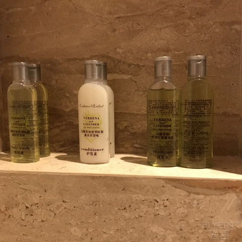 【远山苍茫，近水碧落，波光粼粼，琉璃万顷】抚仙湖希尔顿百图攻略（一）抵达入住
