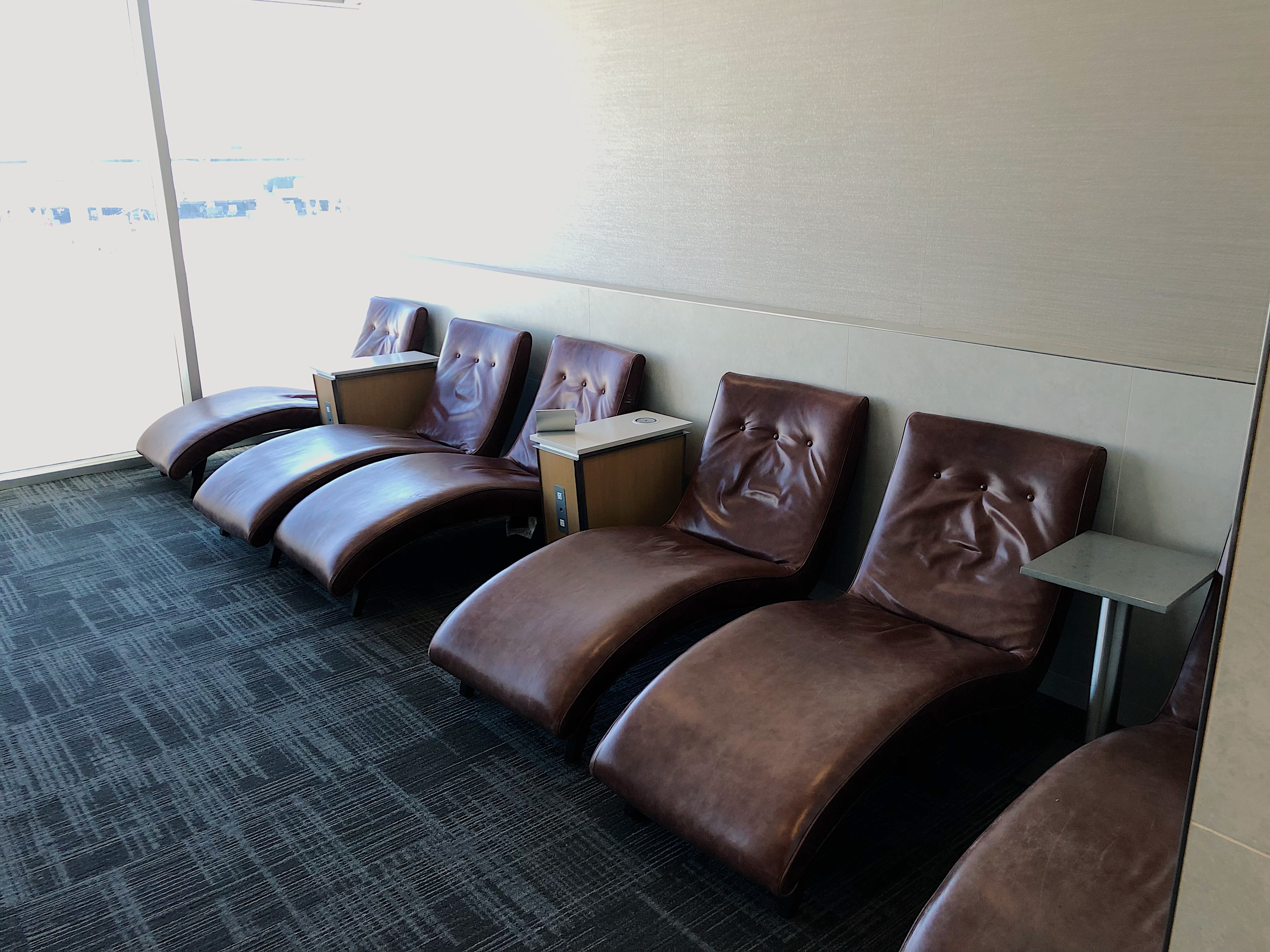 ɼLAX T4AA Flagship Lounge