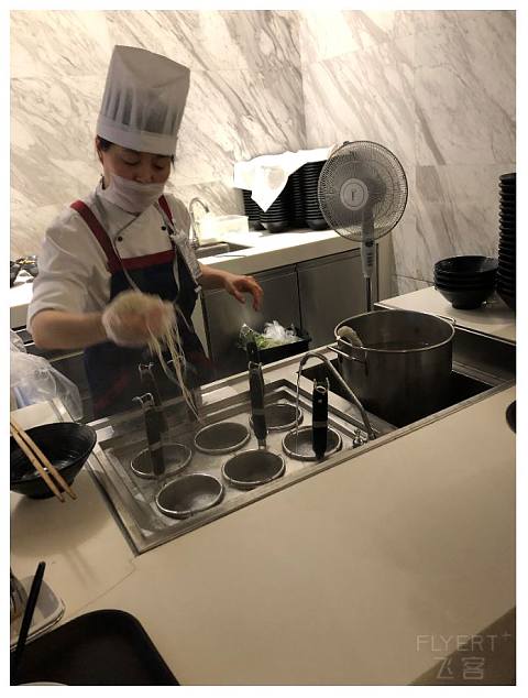 上海-奥克兰  MU779  商务座