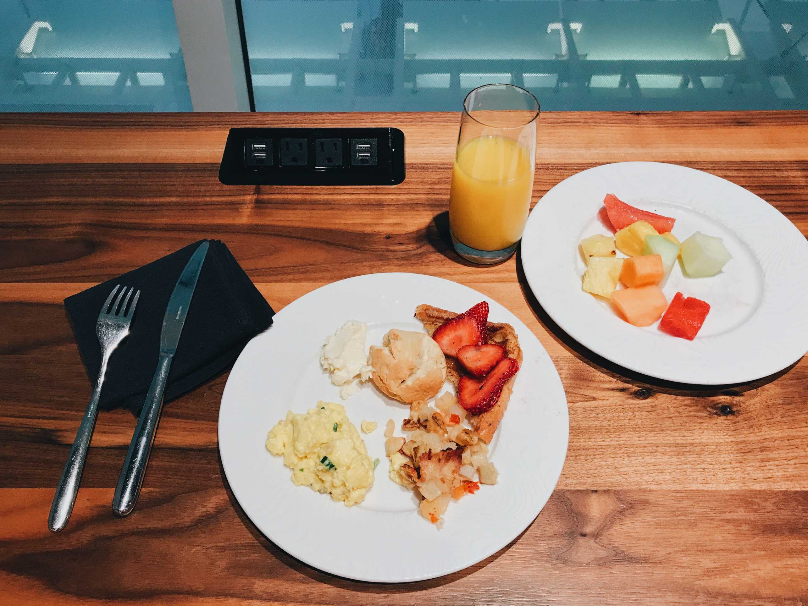 ˹DFWͨٷϢThe Centurion Lounge Report (2019.05)