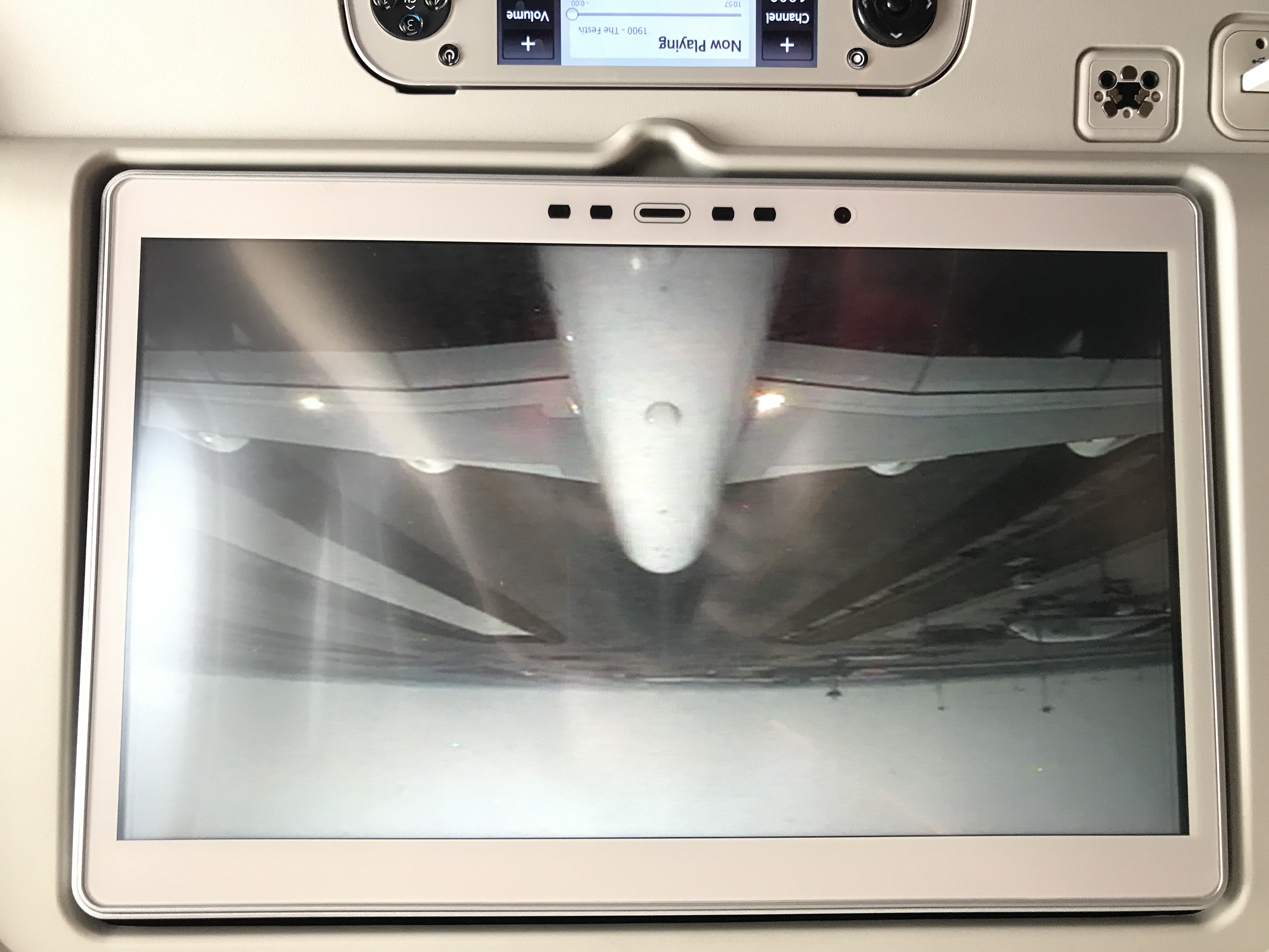 E~DXB-BKK-HKG