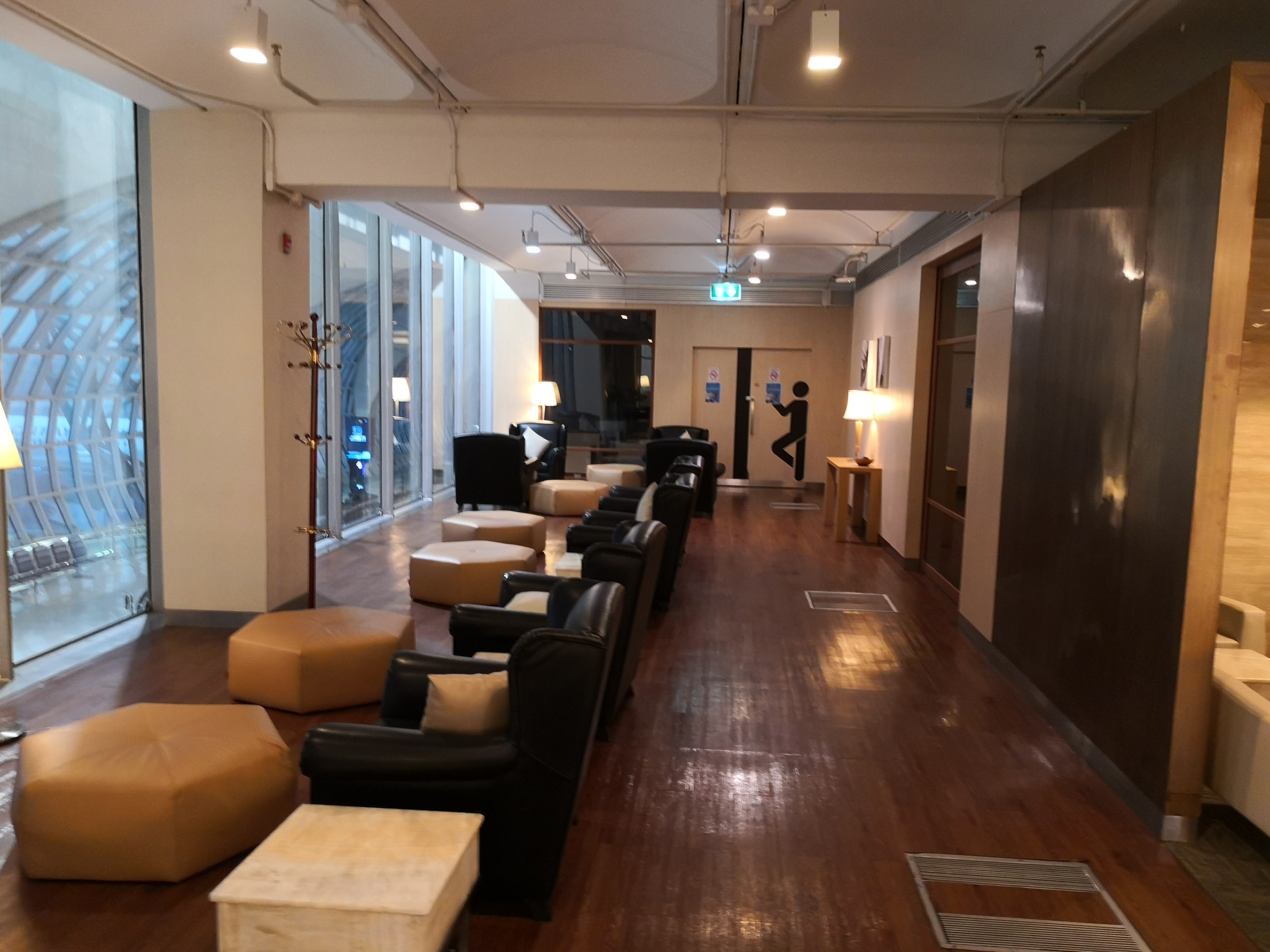 չʳMiracle First Class Lounge (Concourse G - Level 4)Ϣ