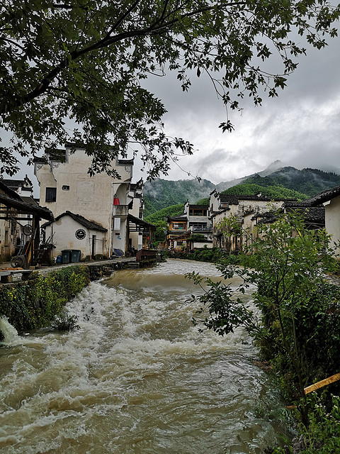 黄山悦榕庄遇上雨