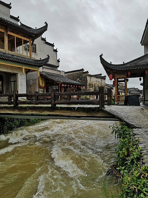 黄山悦榕庄遇上雨