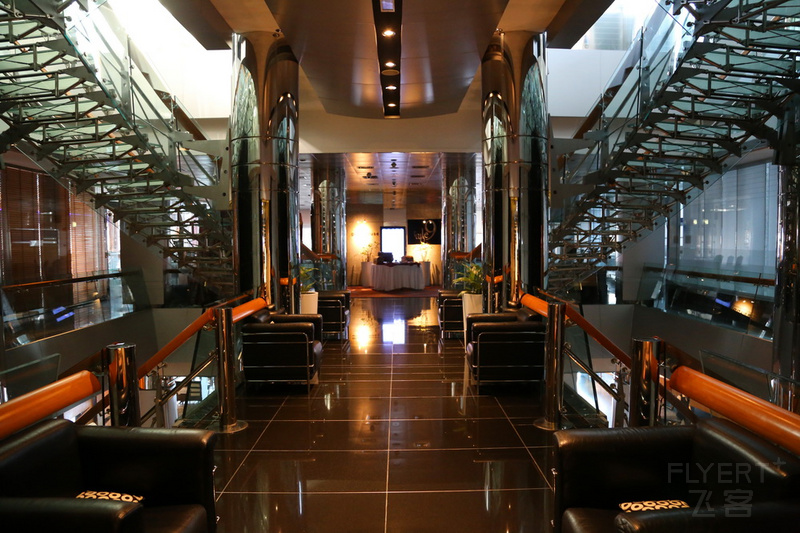 Dubai--Hilton Dubai Creek Lobby (2).JPG