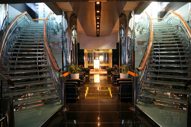 Dubai--Hilton Dubai Creek Lobby (1).JPG