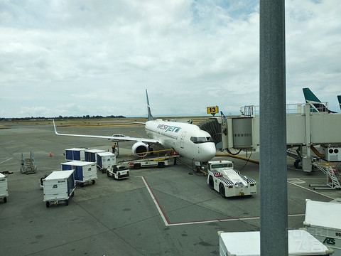 幸运获改签——达美里程所兑Westjet票因非联程东航晚点误机后