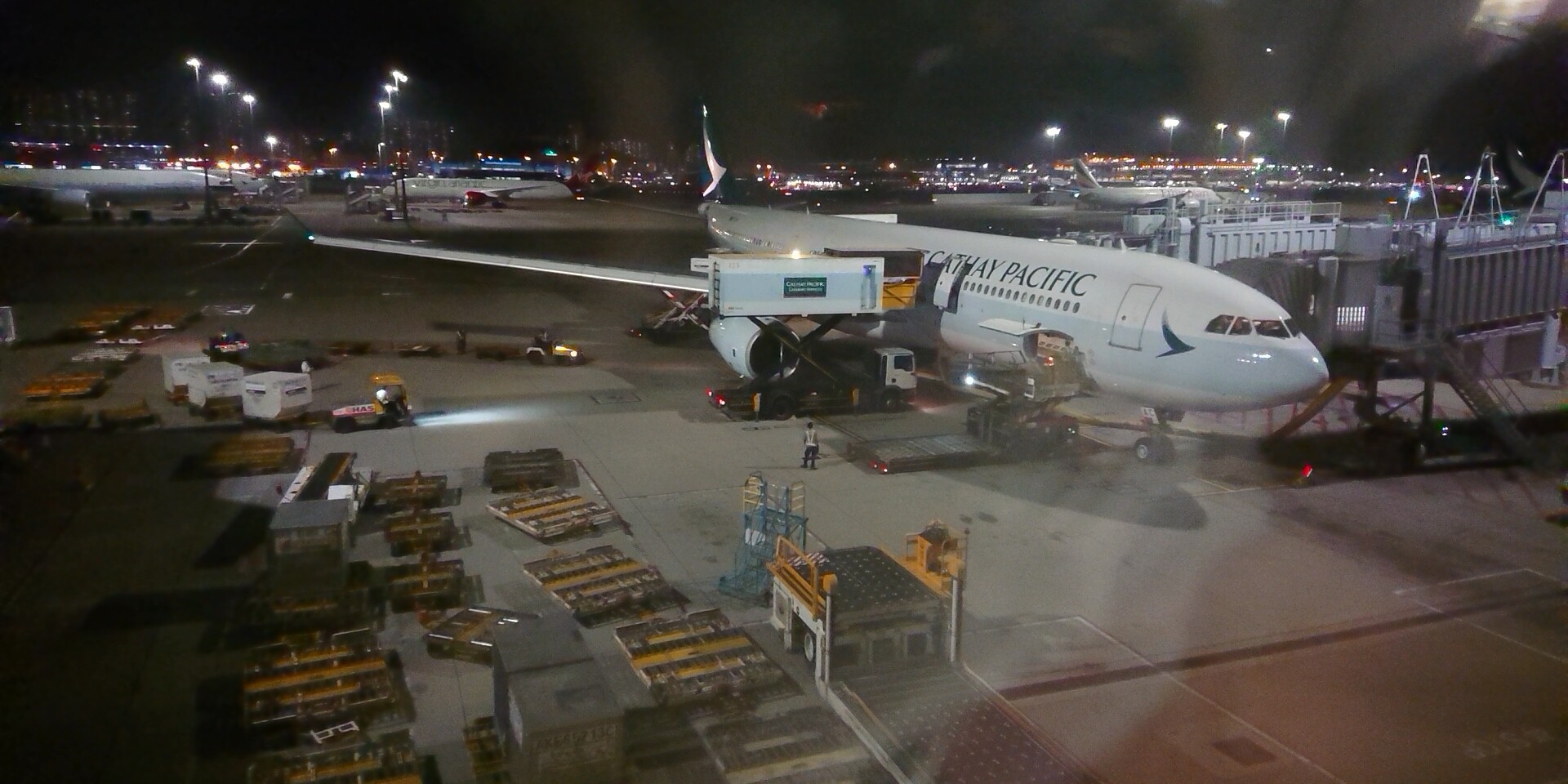 CX133 HKG-PER ѧ