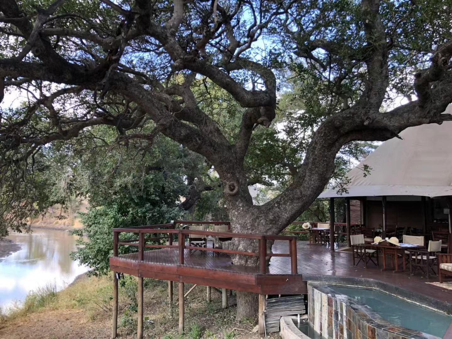 [׷] [Hamiltons Tented Camp]ݻȻڿ³ҹ԰عߣ...