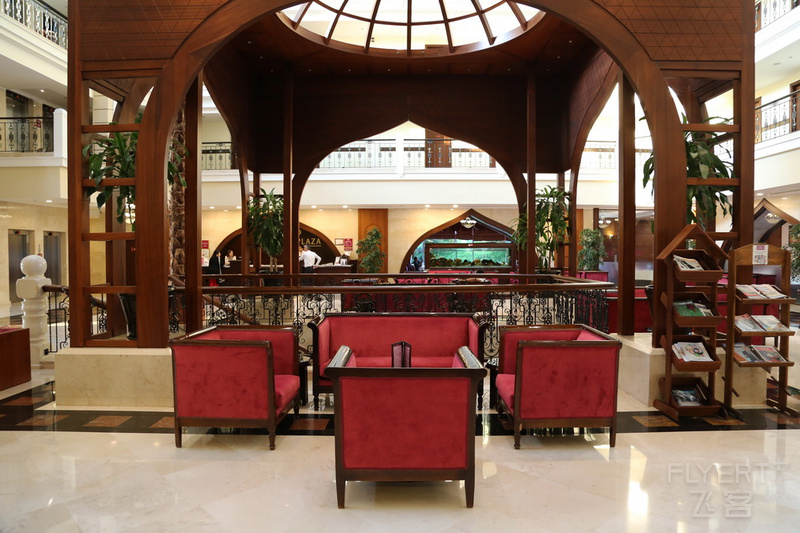 Antalya--Crowne Plaza Hotel Lobby (8).JPG