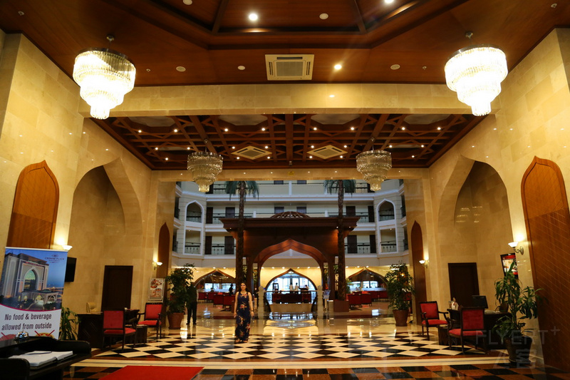 Antalya--Crowne Plaza Hotel Lobby (9).JPG