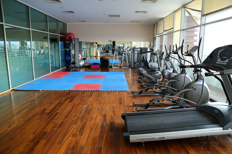 Antalya--Crowne Plaza Hotel Fitness Center (1).JPG