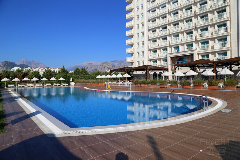 Antalya--Crowne Plaza Hotel Fitness Center (12).JPG