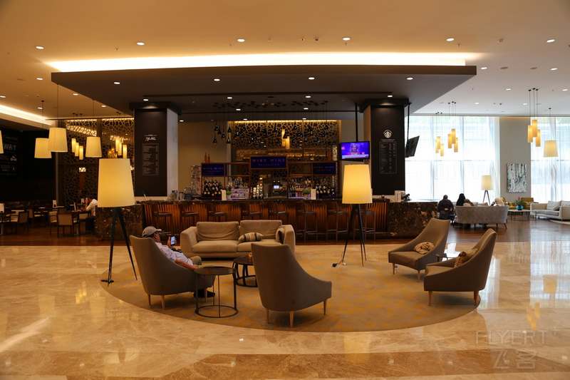 Istanbul--Istanbul Marriott Hotel Sisli Lobby (2).JPG