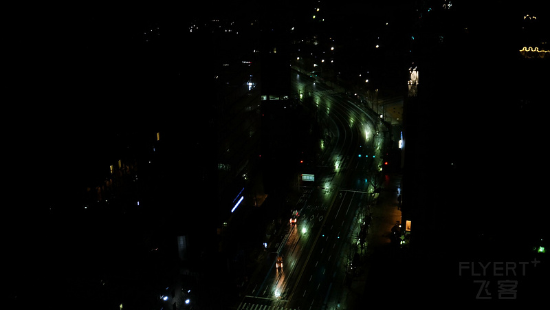 city-view-at-night-from-club-room---four-seasons-seoul_38244579695_o.jpg