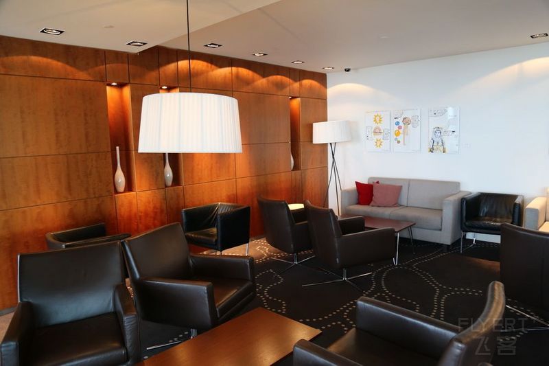 Hotel--Hilton Reykjavik Nordica Executive Lounge (2).JPG