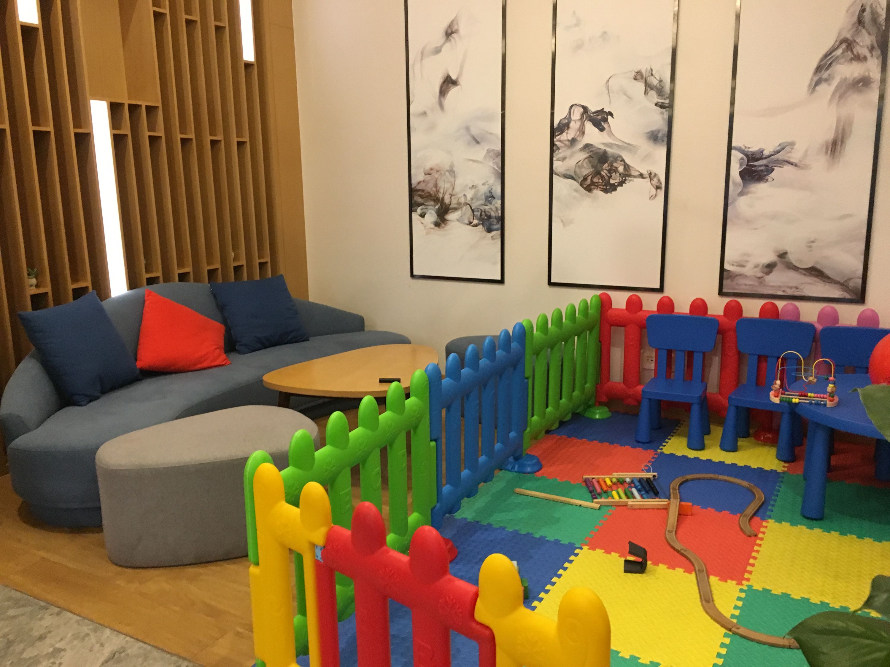 ŰHoliday Inn Expressס