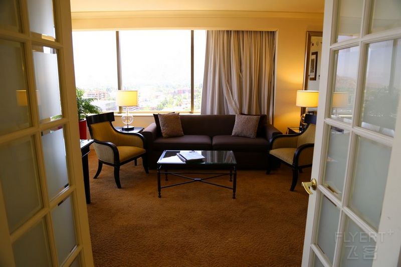 Santiago--Santiago Marriott Hotel Room (10).JPG