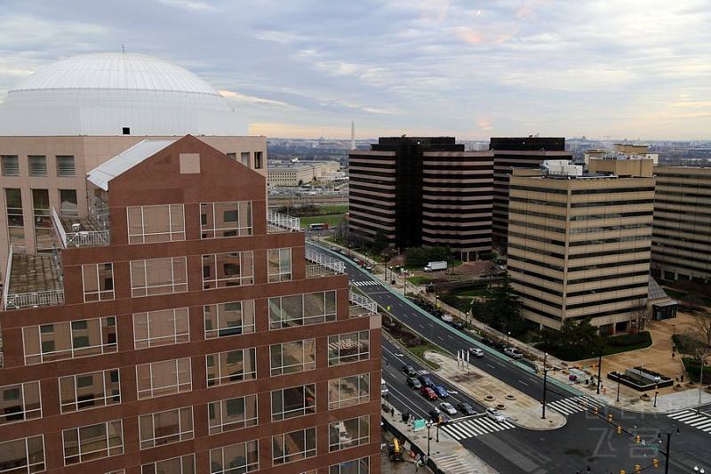 The Ritz Carlton Pentagon City Club Lounge View (1).JPG