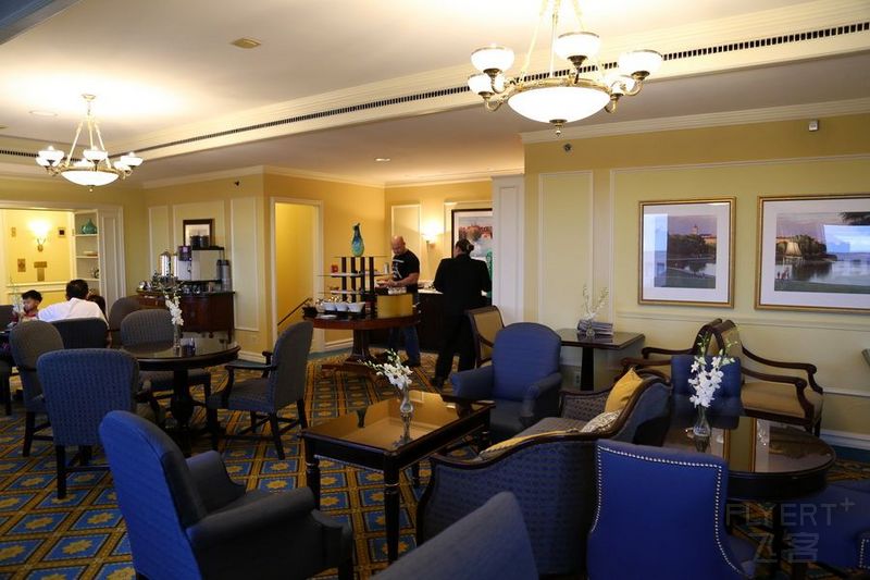 The Ritz Carlton Pentagon City Club Lounge (2).JPG