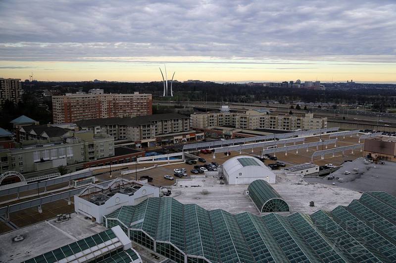 The Ritz Carlton Pentagon City Club Lounge View (2).JPG