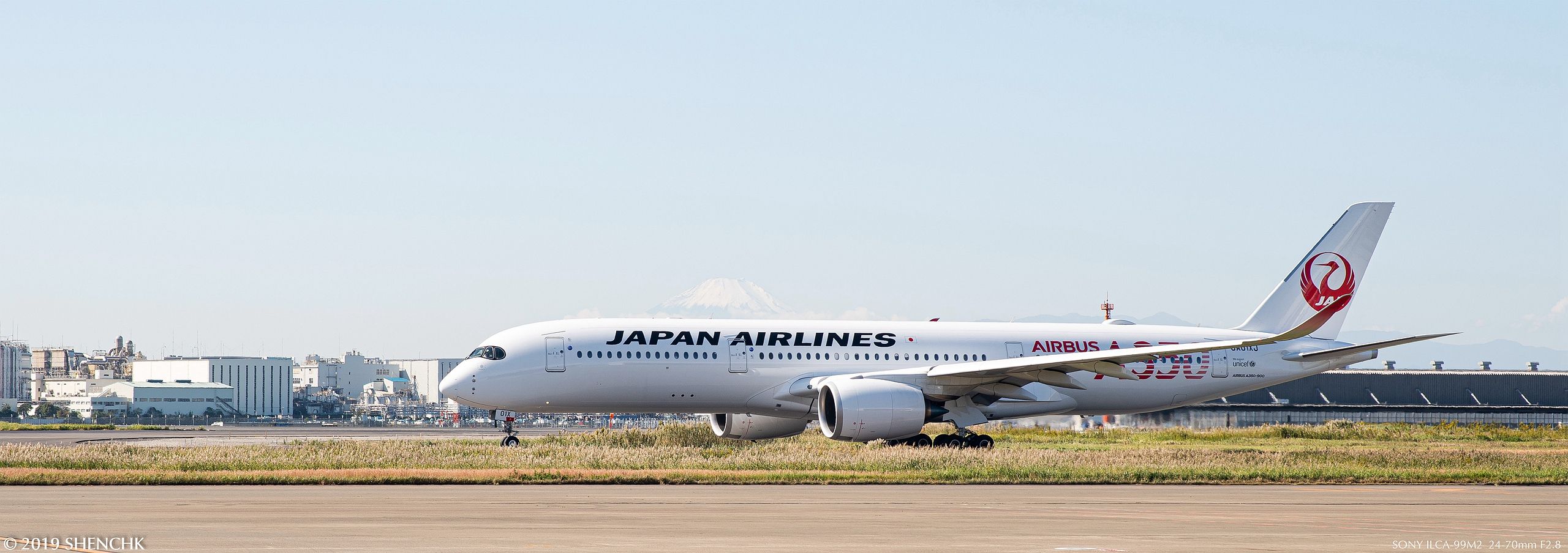 պJL85 B787-8 SAKURA LOUNGE SKY VIEW