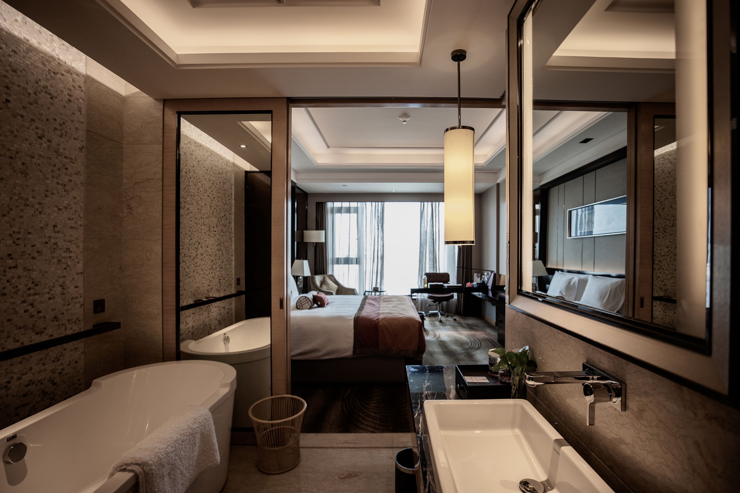 Ƶ̽ݻʹڼվƵ꣨Crowne Plaza Lanzhou