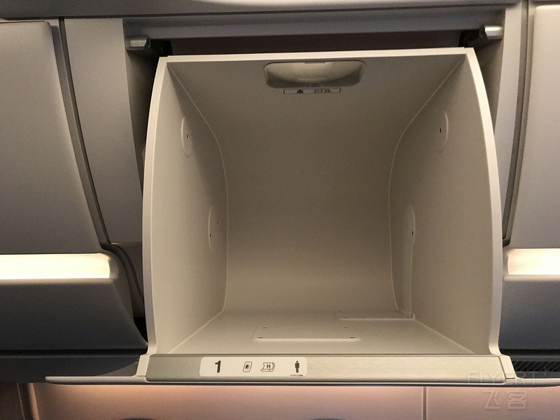 Overhead Bin Over Business Seat 1H.jpg